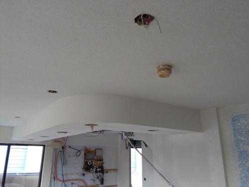 Popcorn texture removal and sheetrock installation of new round radius soffit. Client wanted popcorn removed and Knockdown texture on walls and ceiling